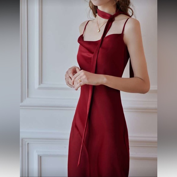 Simple Retro Draped Satin Cami Dress - Picture 3 of 7